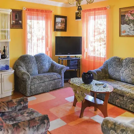 Ferienhaus Five Bedroom Holiday In *