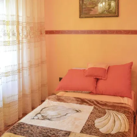 Five Bedroom Holiday In * Balatonföldvár