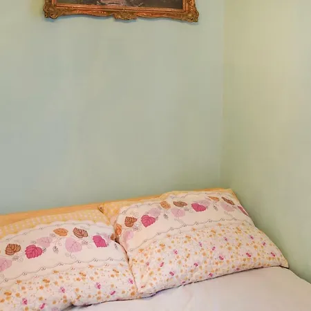 Ferienhaus Five Bedroom Holiday In Balatonföldvár