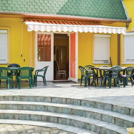 Five Bedroom Holiday In