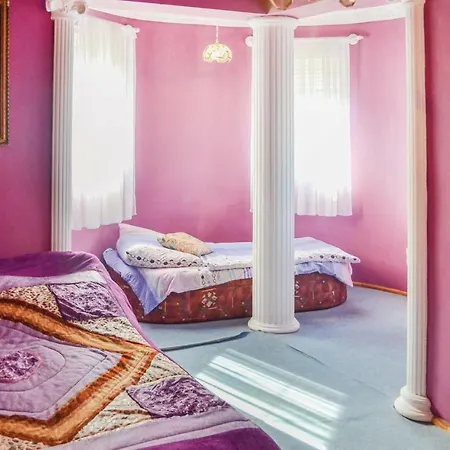 Five Bedroom Holiday In Ferienhaus *