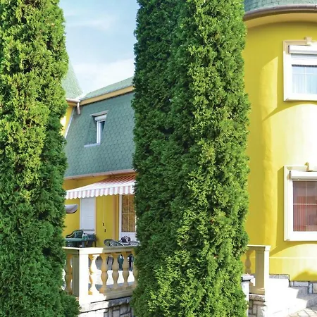 Five Bedroom Holiday In * Balatonföldvár